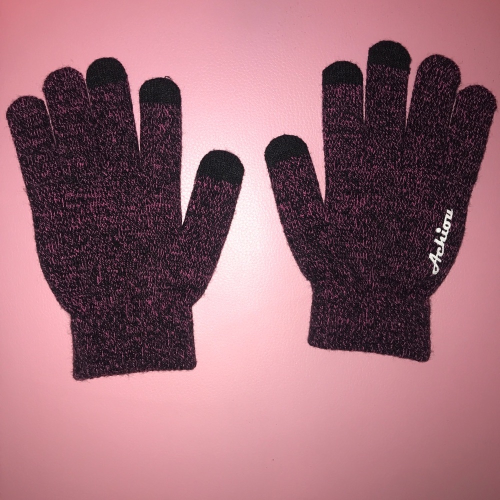 Artisan Black and Purple Touchscreen-Compatible Gloves